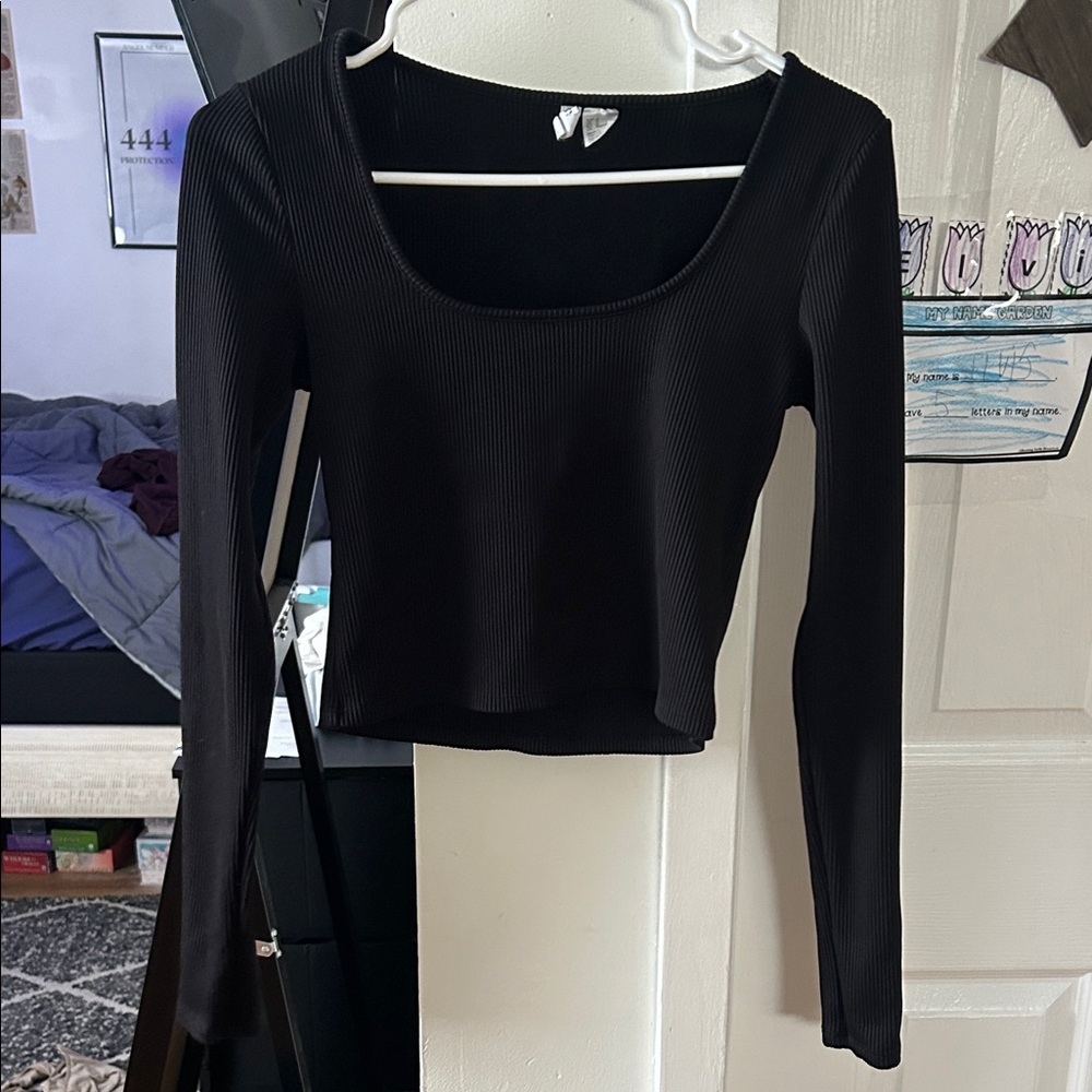 H&M Black Ribbed Crop Top
